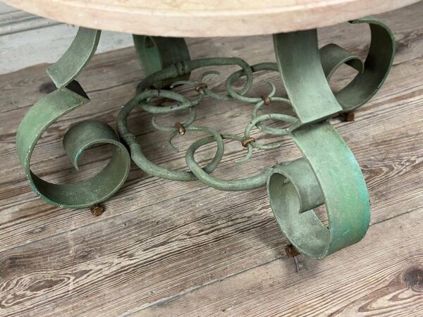 Table basse en fer forgé et marbre beige vers 1930