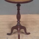 Small tripodeo table