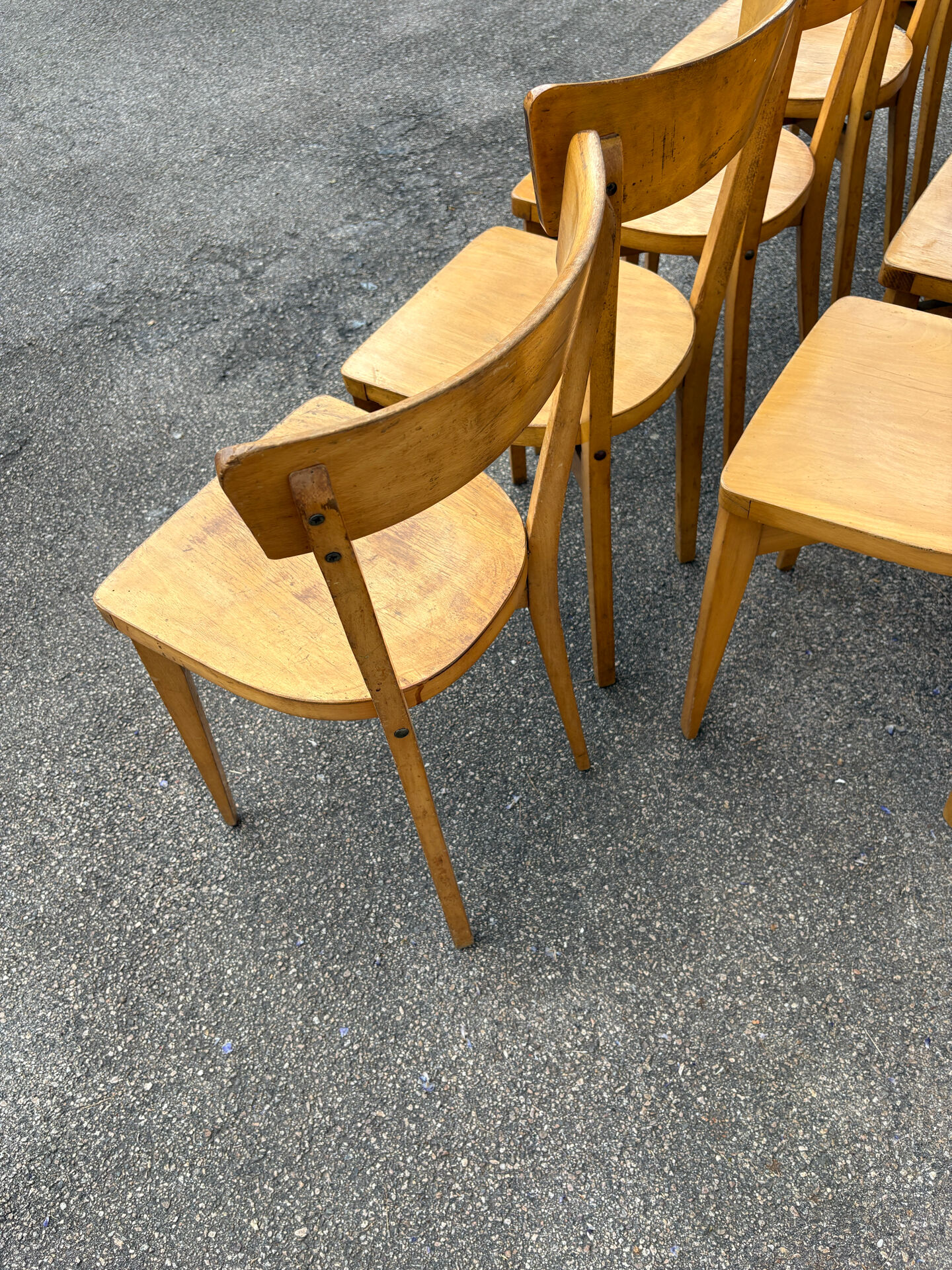 Set de 10 chaises bistrot à croisillon 