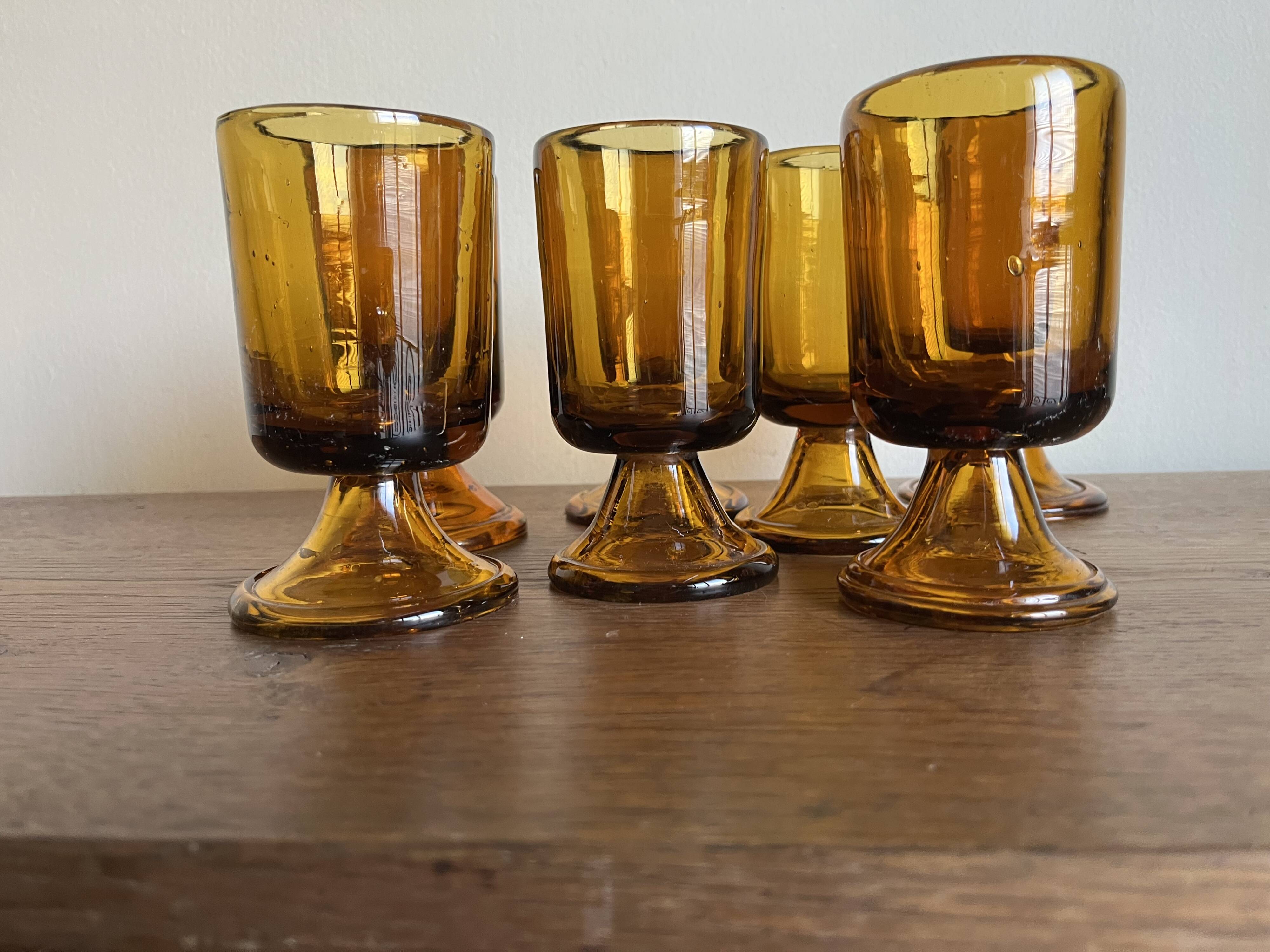 set of 7 tulip foot roller glasses Ibiza 1970 in large irregular glass
