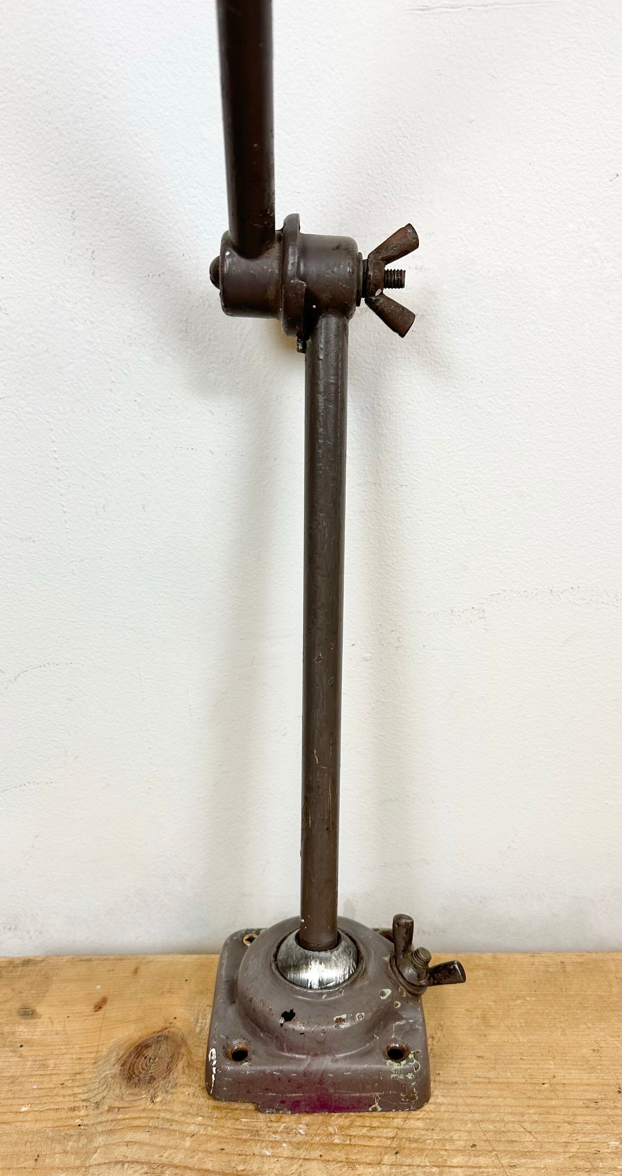 Lampe de table d’atelier industriel brun, années 1960