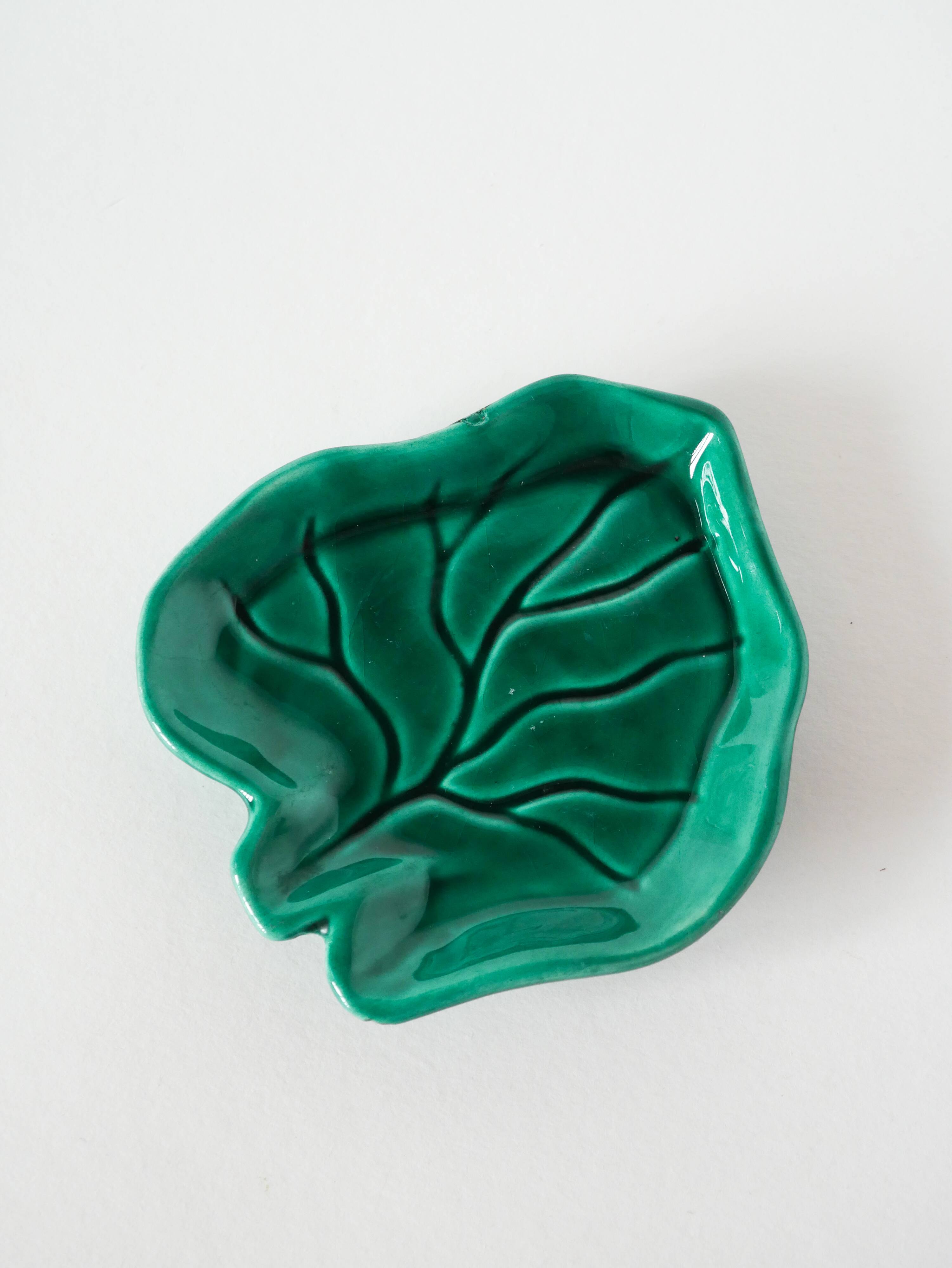 Slip leaf pocket, 1970