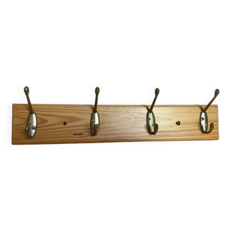 Porte manteau en bois quatre patères