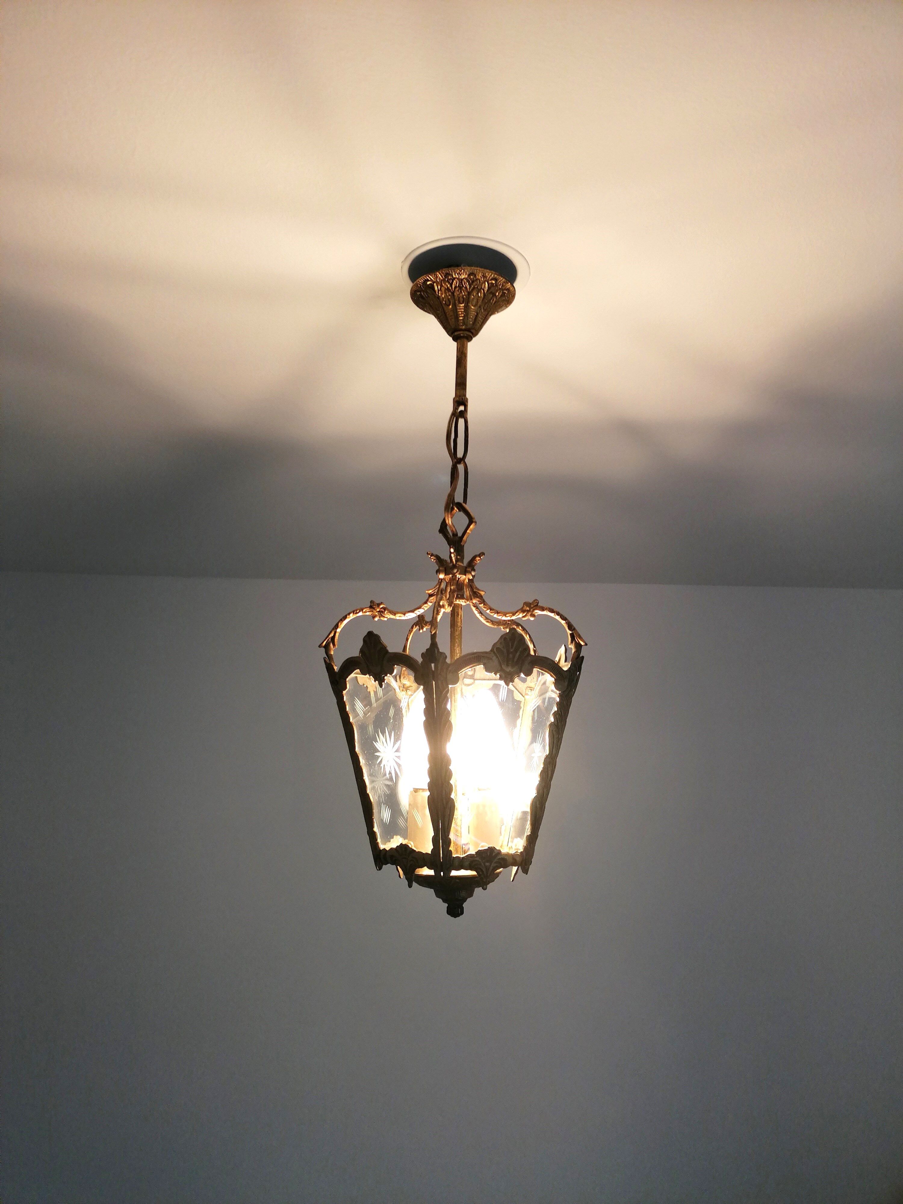 Former Hall Lantern in Golden Bronze - 3 Fires - 5 Chiseled Glass Faces - Early XX th.