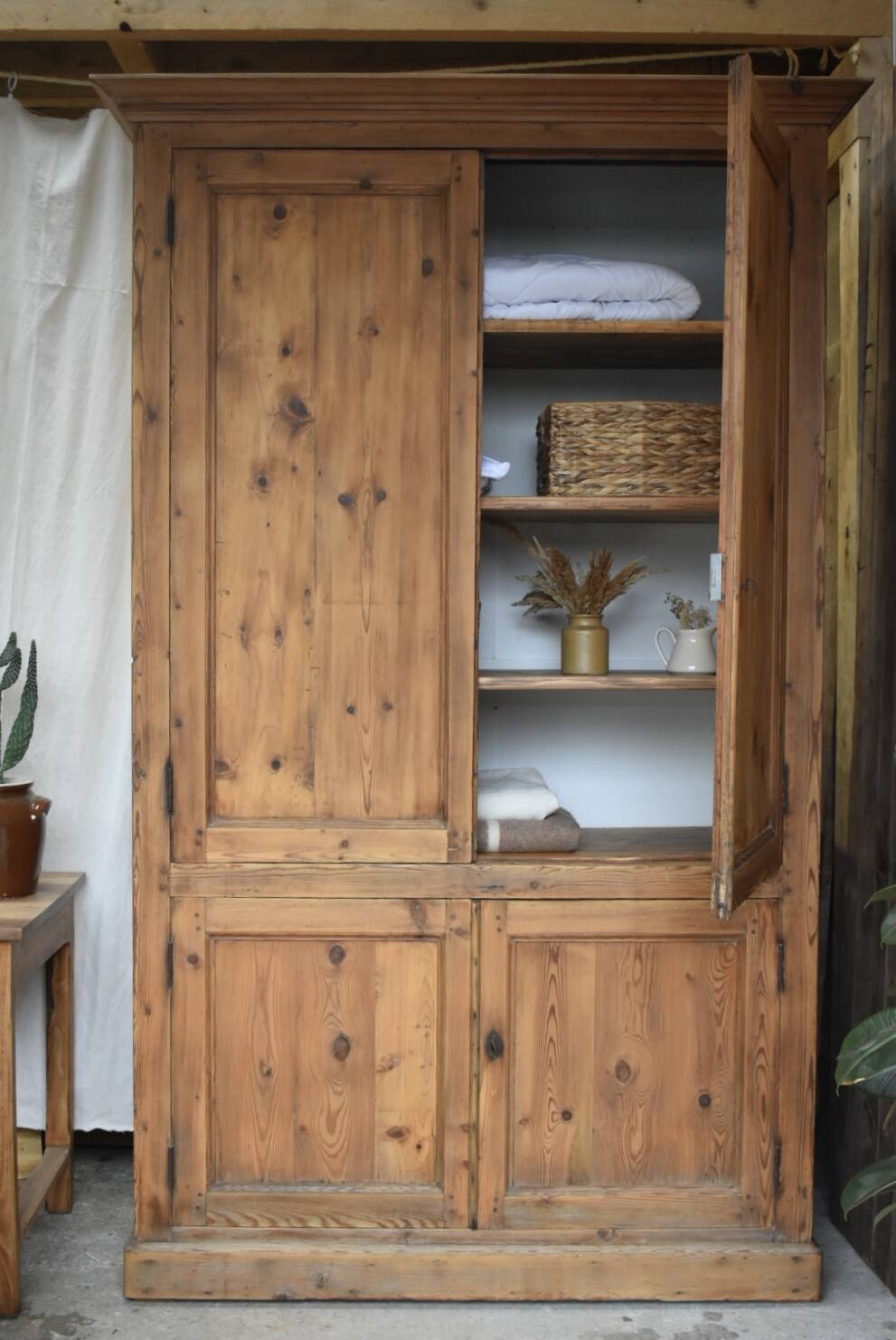 Armoire