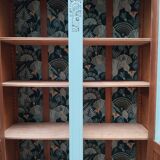 Parisian showcase cabinet year 30