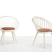Chaise Cirkle blanche Yngve Ekström avec coussin en cuir