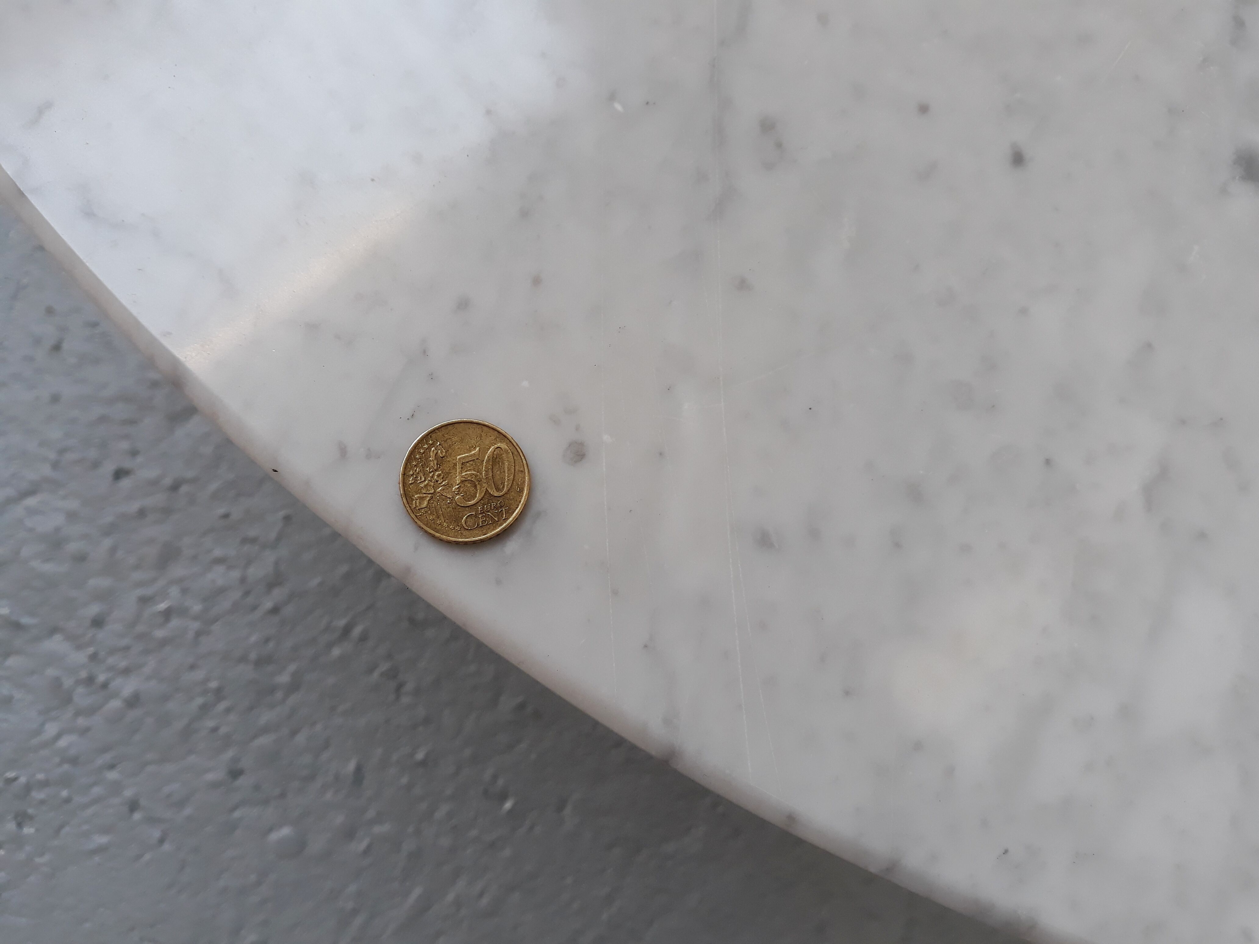 Tulip coffee table by Eero Saarinen for Knoll International