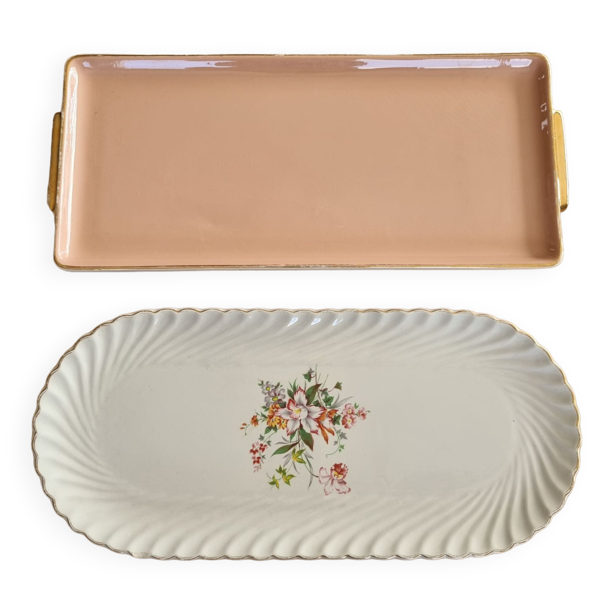 Set of 2 vintage cake dishes