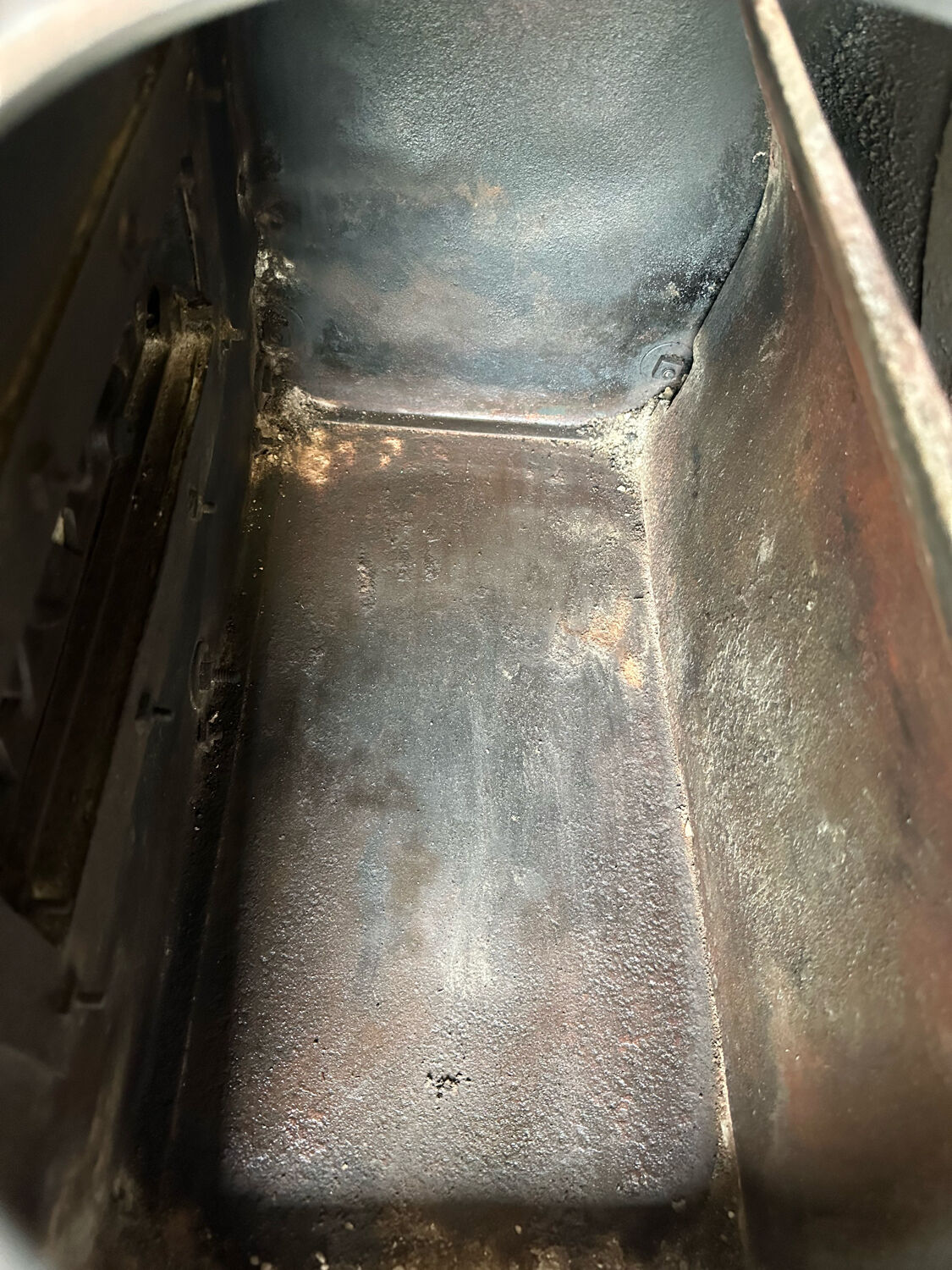 Enamelled cast iron wood stove and earthenware Mirus