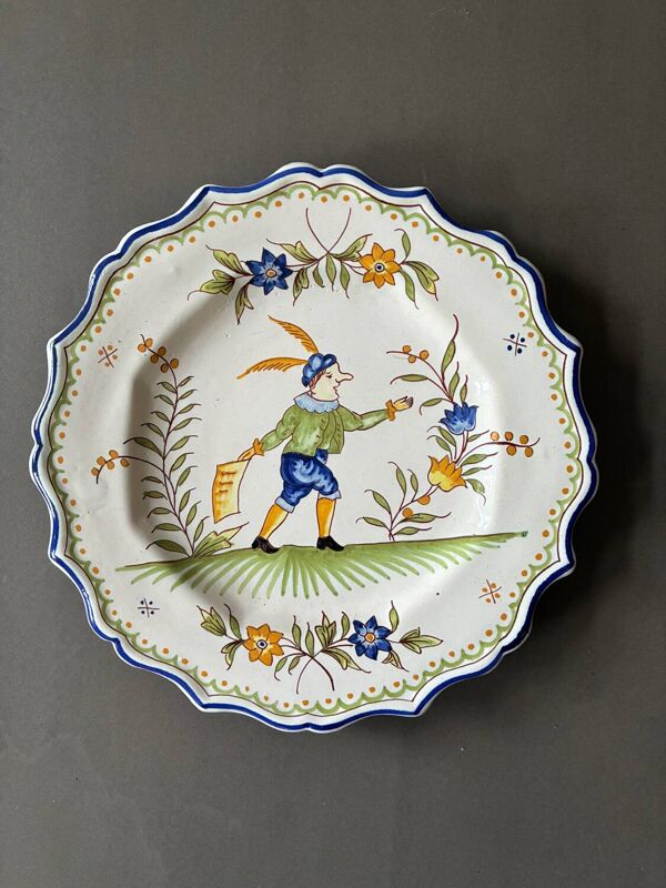 Ensemble d’assiettes Moustiers XVIIIe