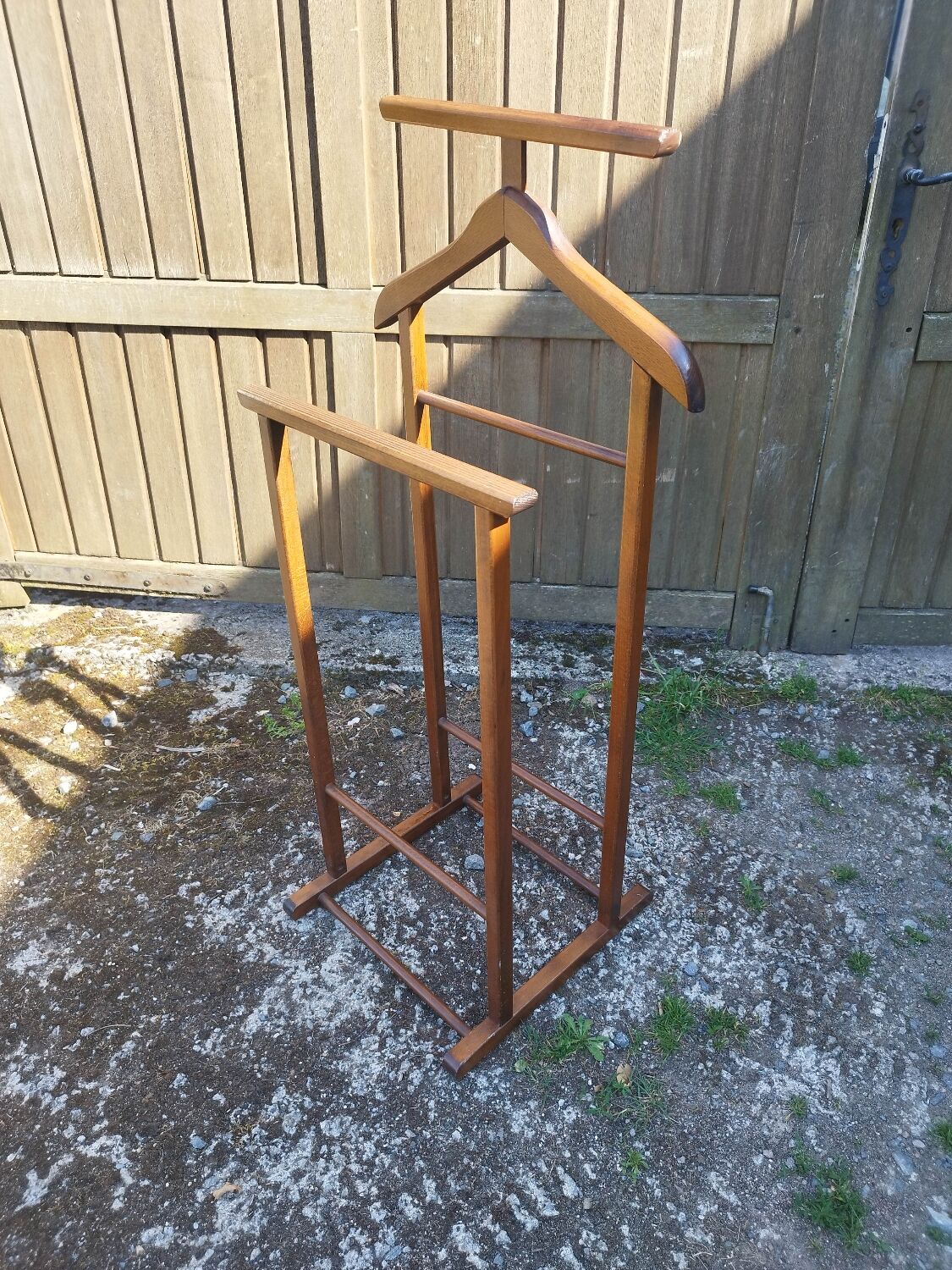 Double valet wood coat rack