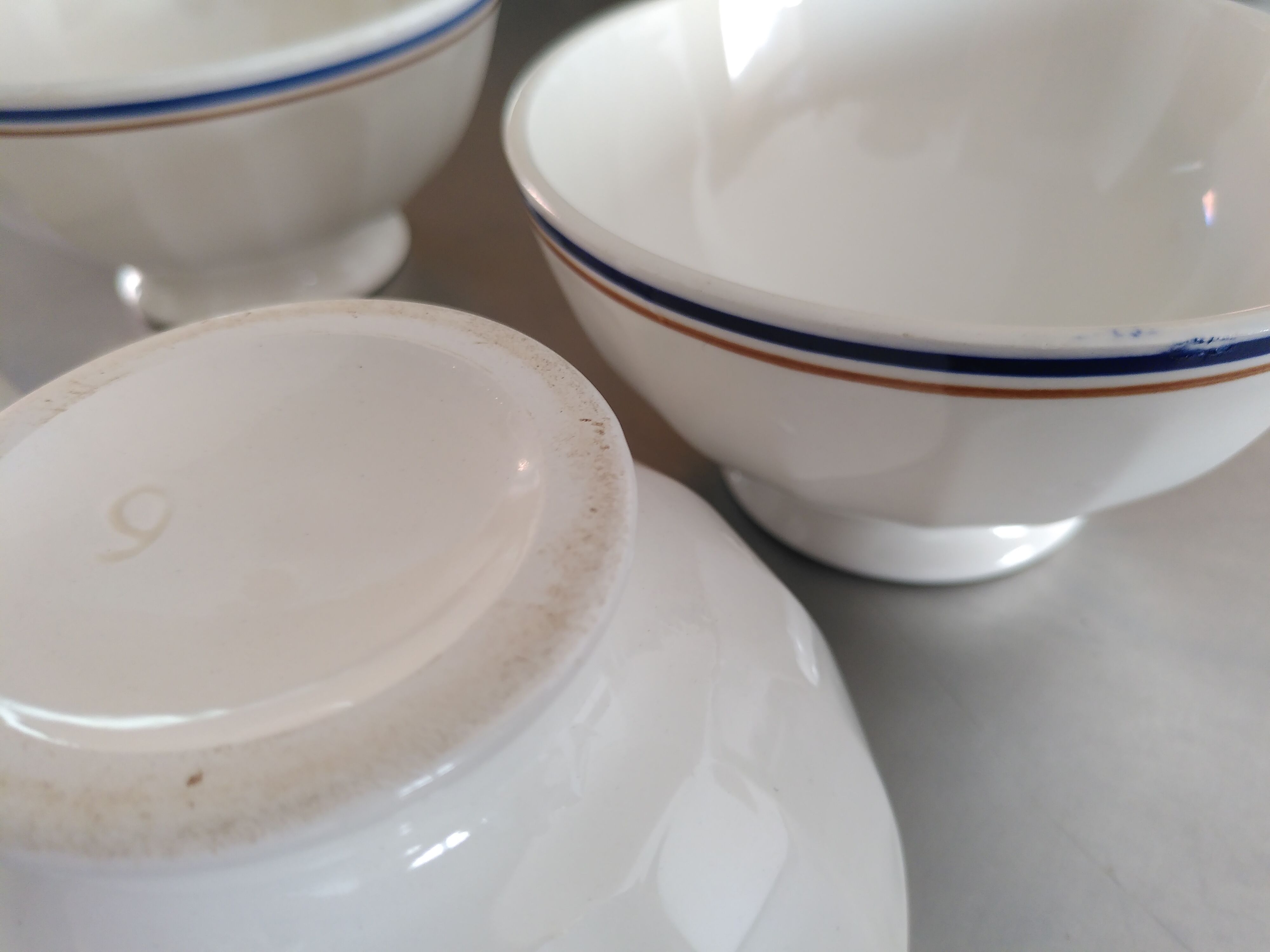 4 striped bowls in faience