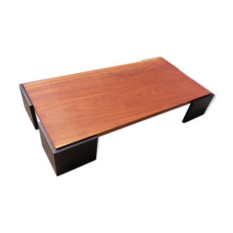 Coffee table in solid mahogany