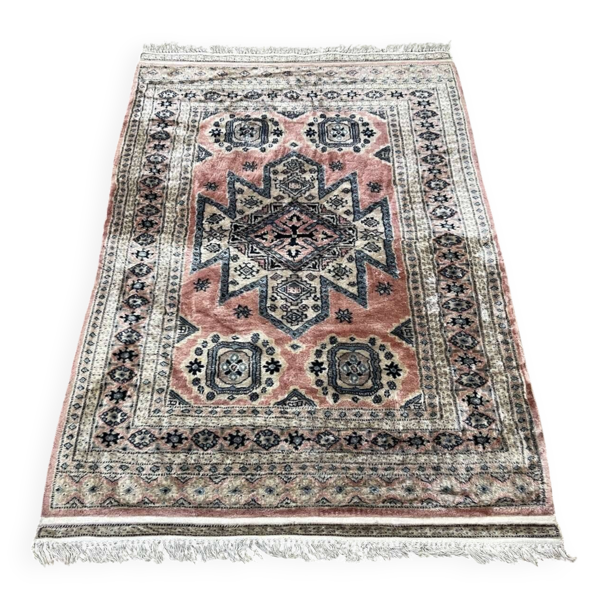 Handmade Pakistani wool rug
