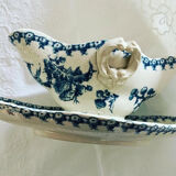 Saucière opaque porcelain of Gien model thistles.