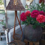 Lampadaire en rotin années 60
