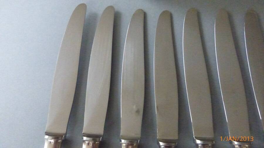 Set of 12 knives