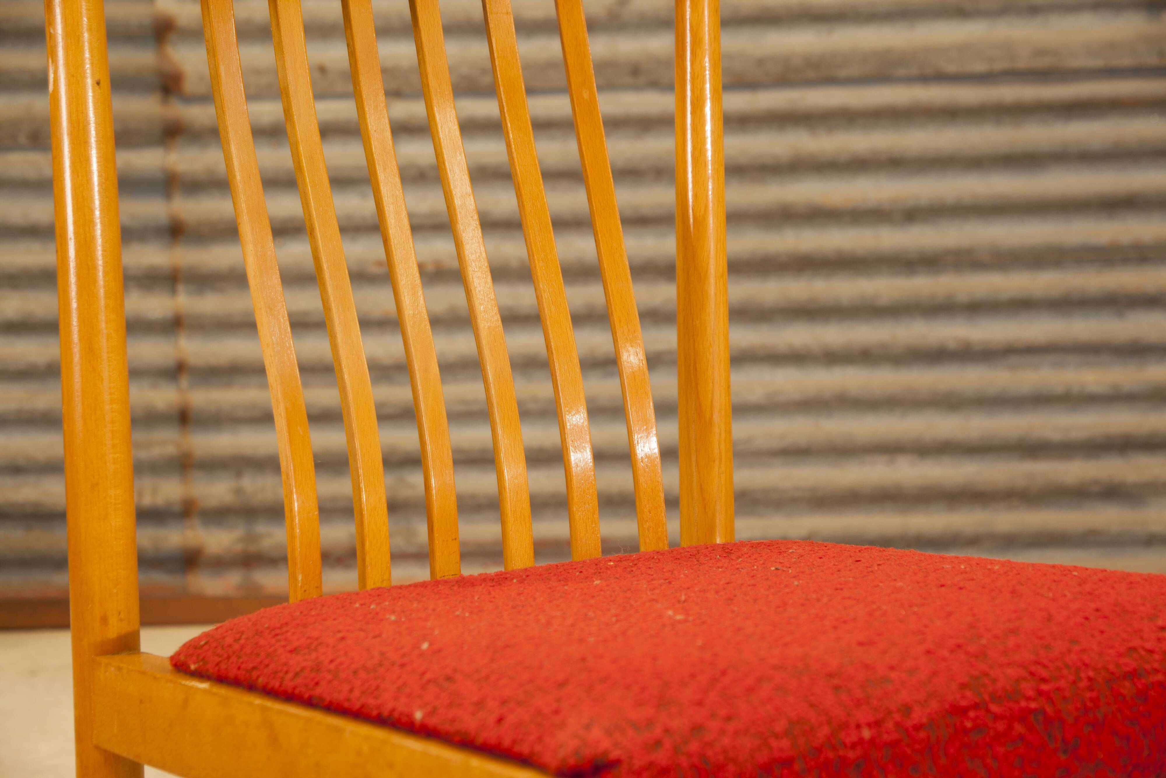 Set of 5 wooden chairs and red fabric