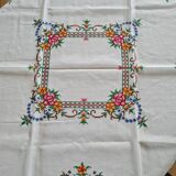 Tea tablecloth with cross stitch embroidery and 4 matching napkins