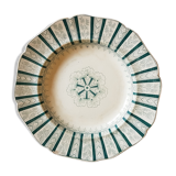 A plate made of earthenware decorated with flower crown