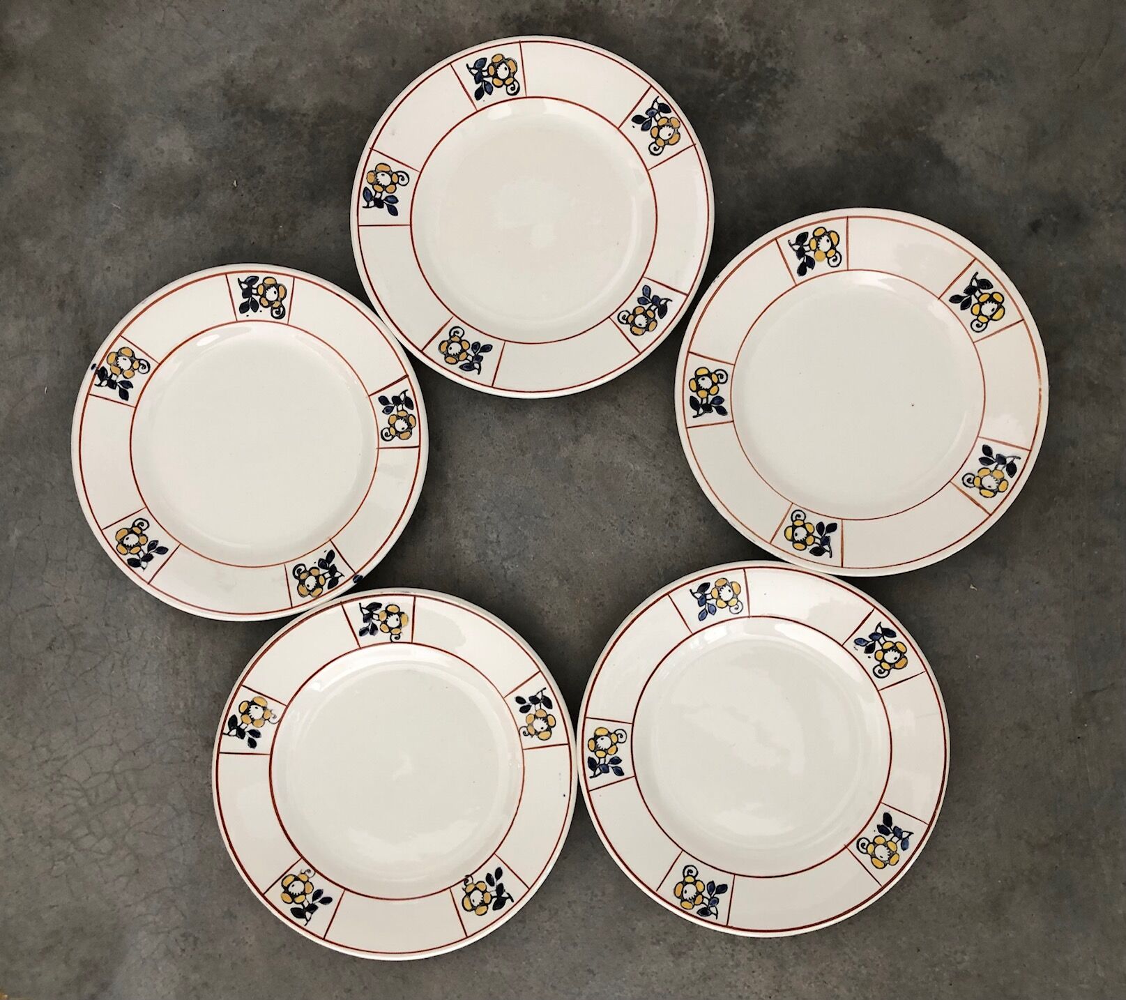 5 Terre de Fer dessert plates Salins Charbonnier
