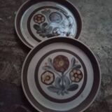 Stoneware plates