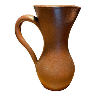 Brown sandstone pitcher