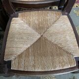 Suite of 8 rustic mulched chairs with crisscross