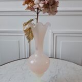 Opaline vase toothed white foot 30s
