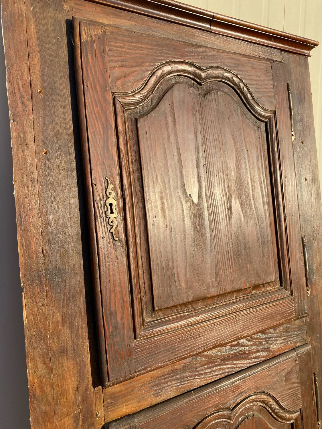Lorraine cupboard front