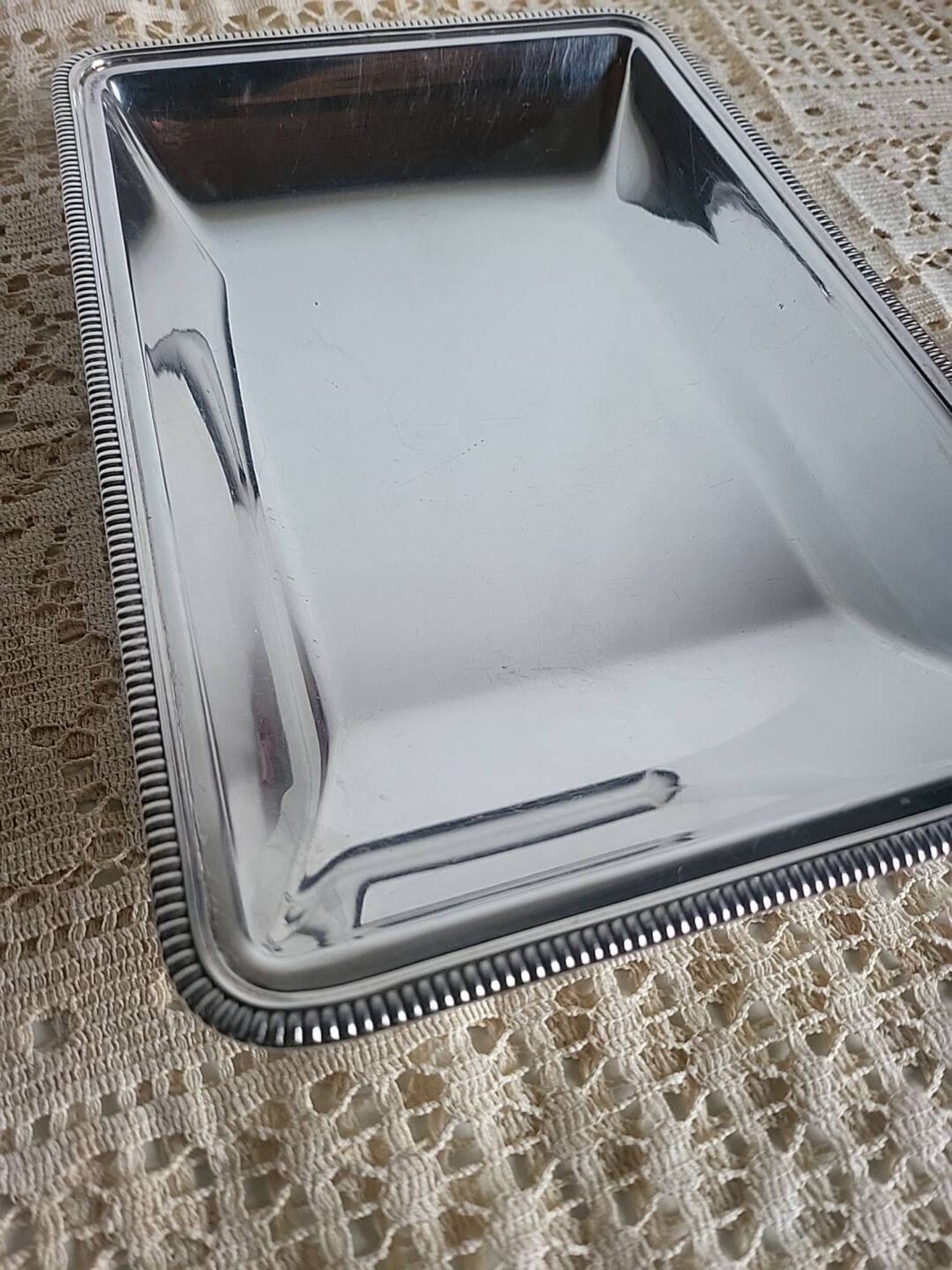 Plat rectangulaire, bannette en métal argenté