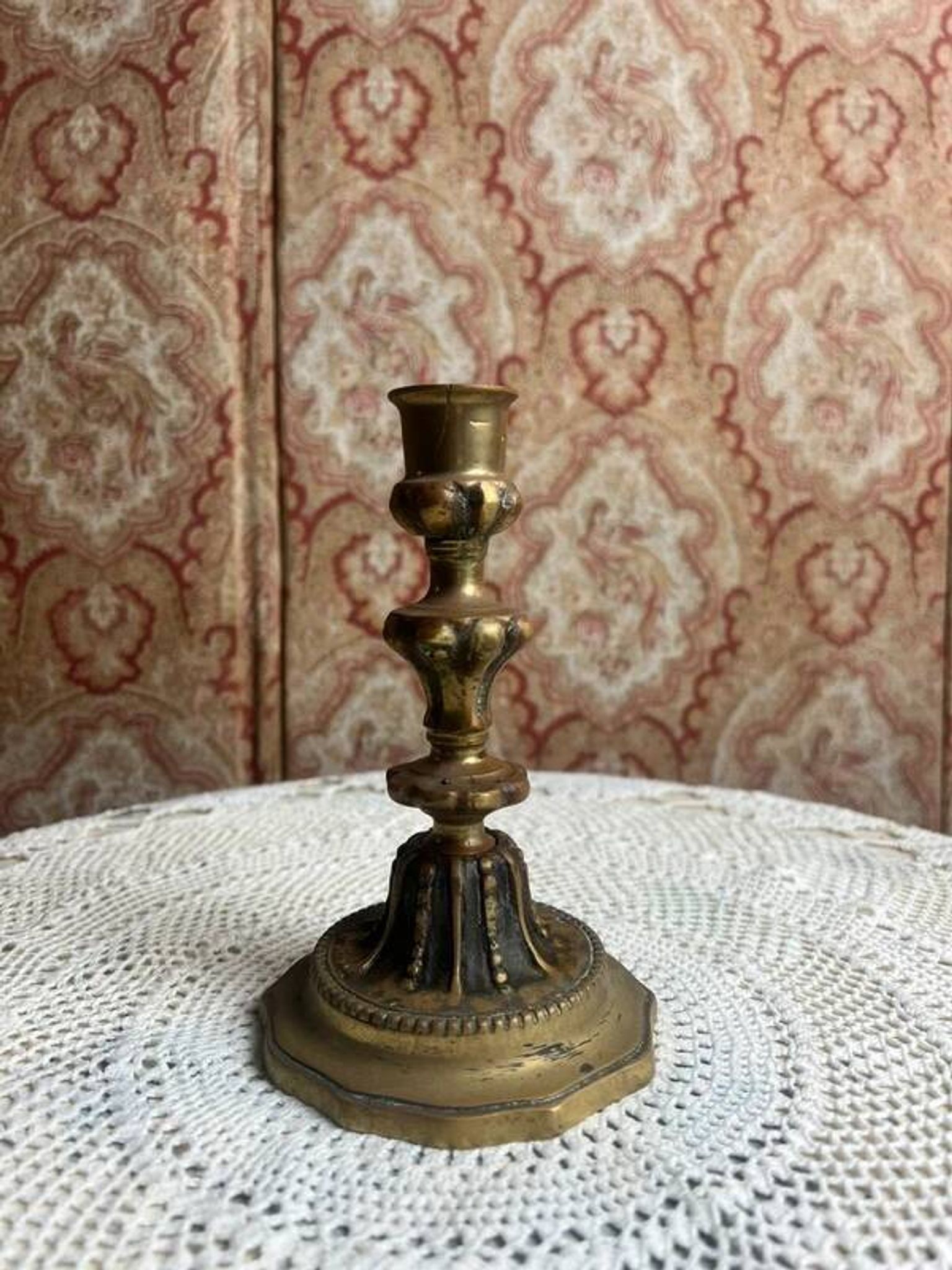 Bougeoir ancien en bronze doré