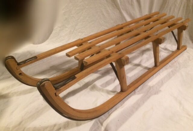 Vintage wooden sledge for 1 to 2 people