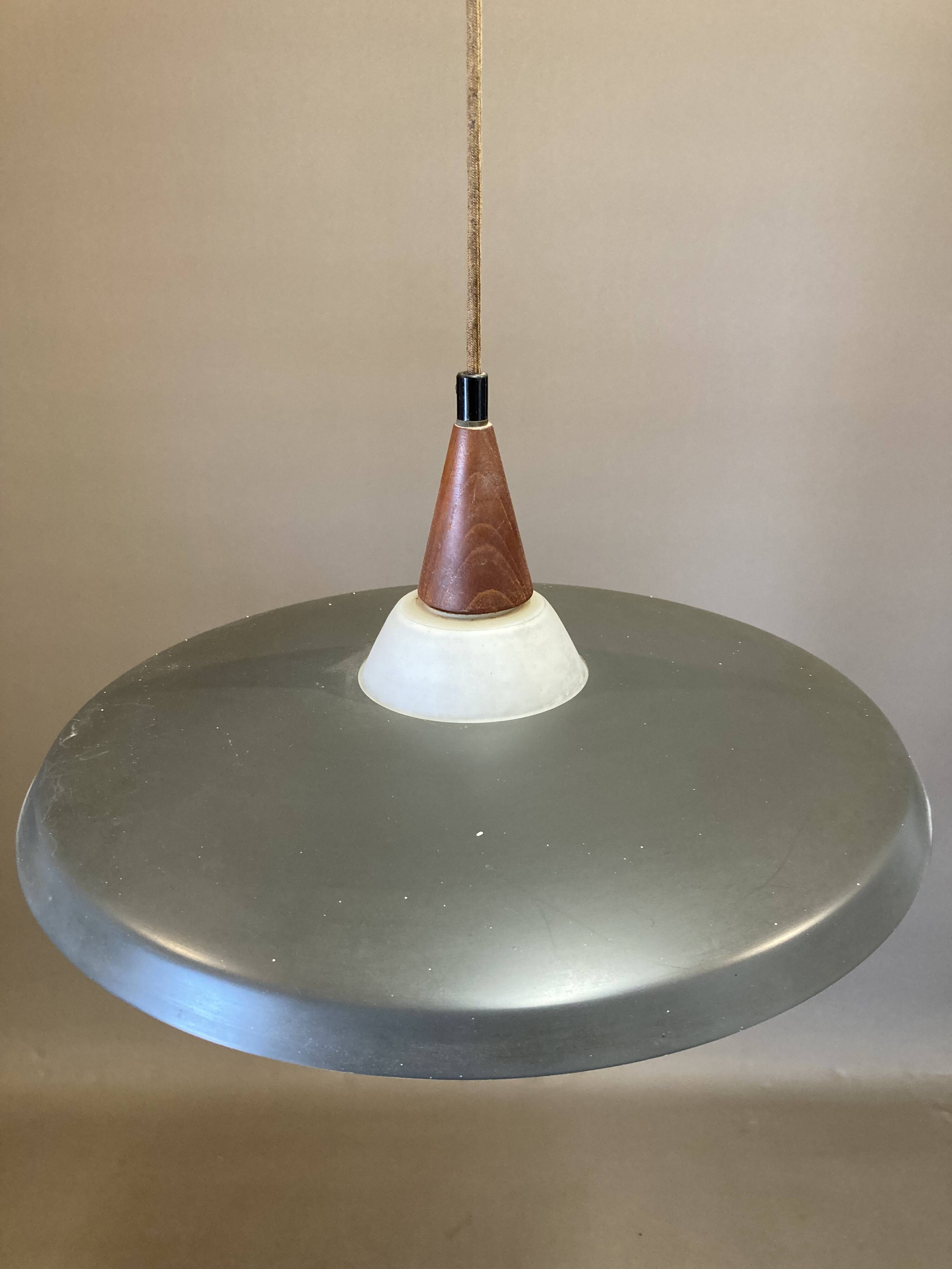 Suspension design scandinave 1950