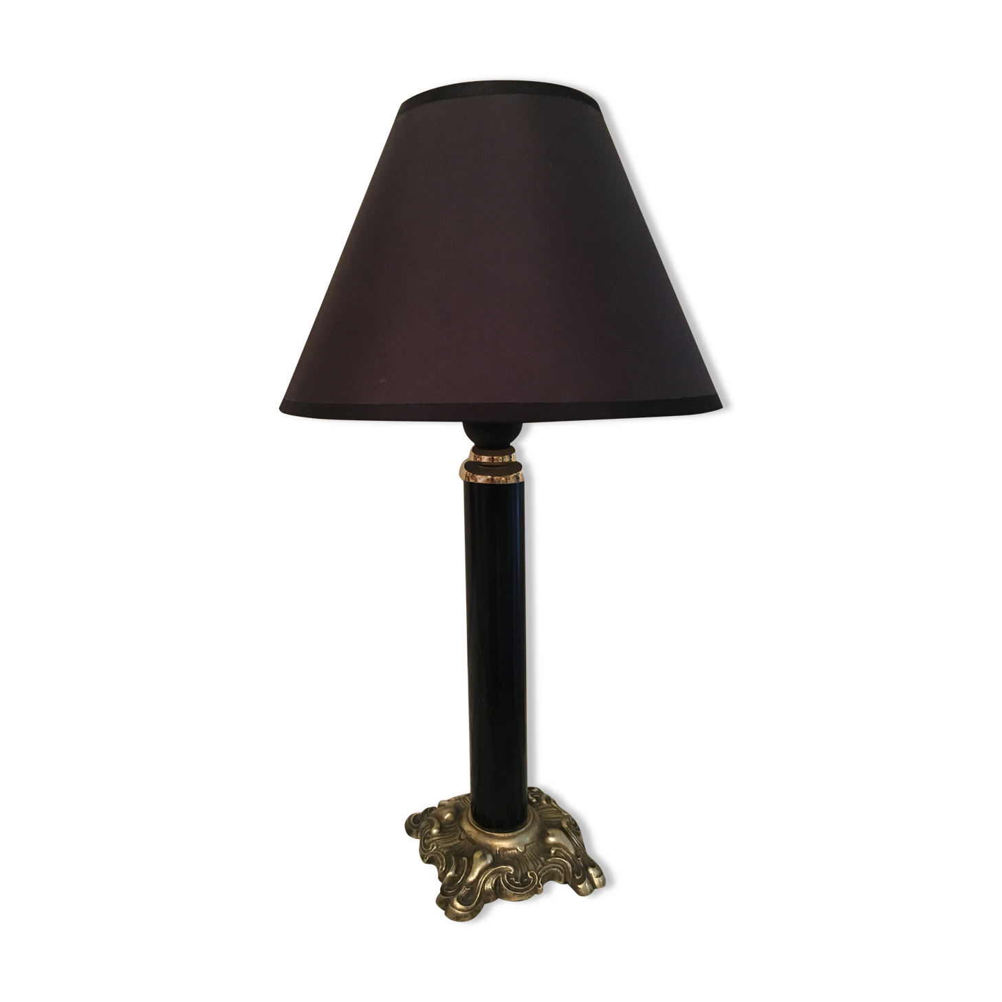 Brass foot lamp
