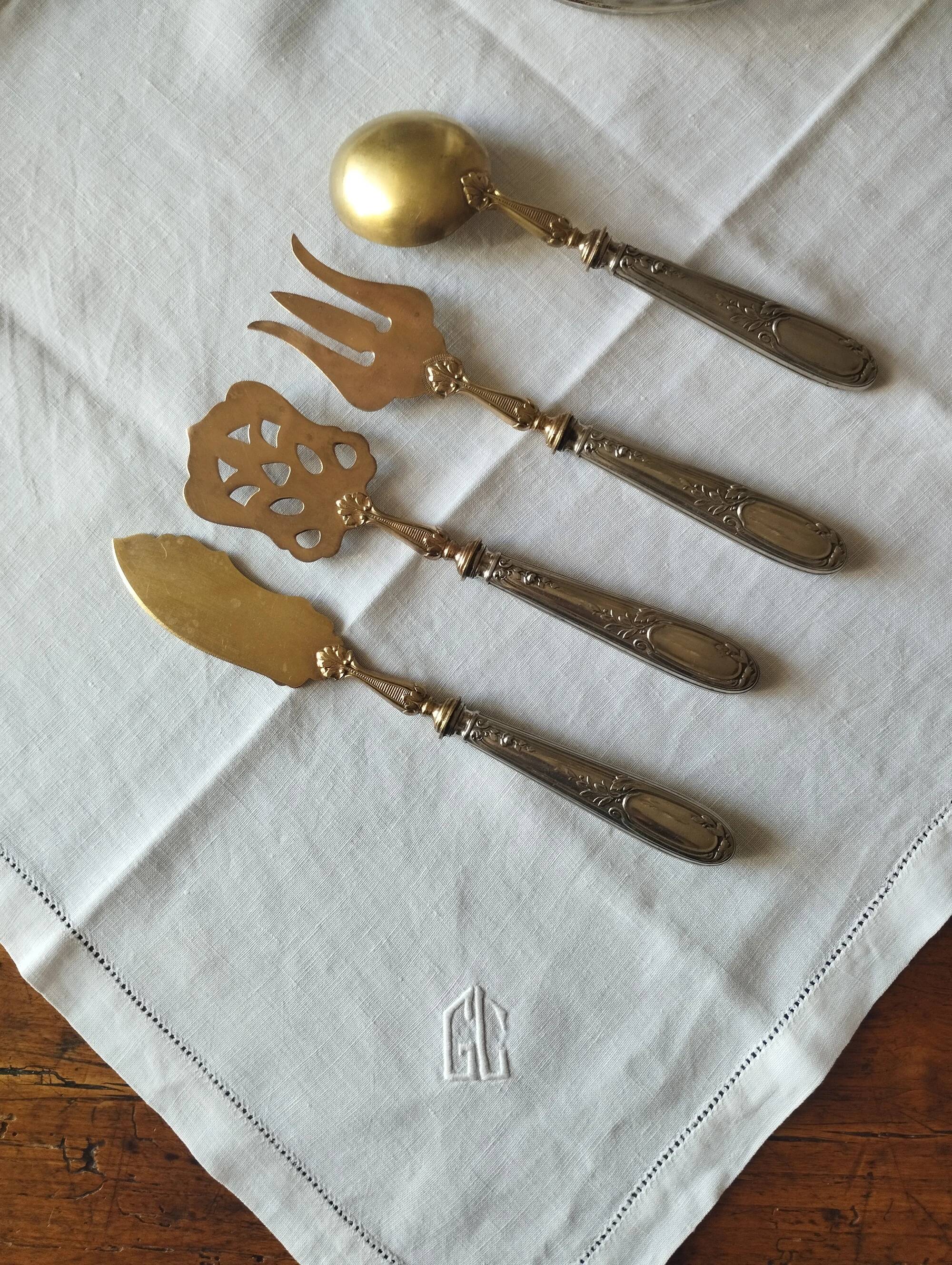 Antique service for sweets or hors d'oeuvres