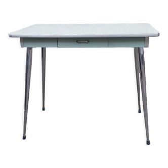 Formica table pattern water green