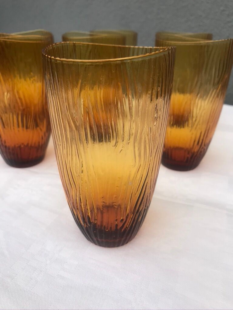 Suite de neuf verres à orangeade 1950/60