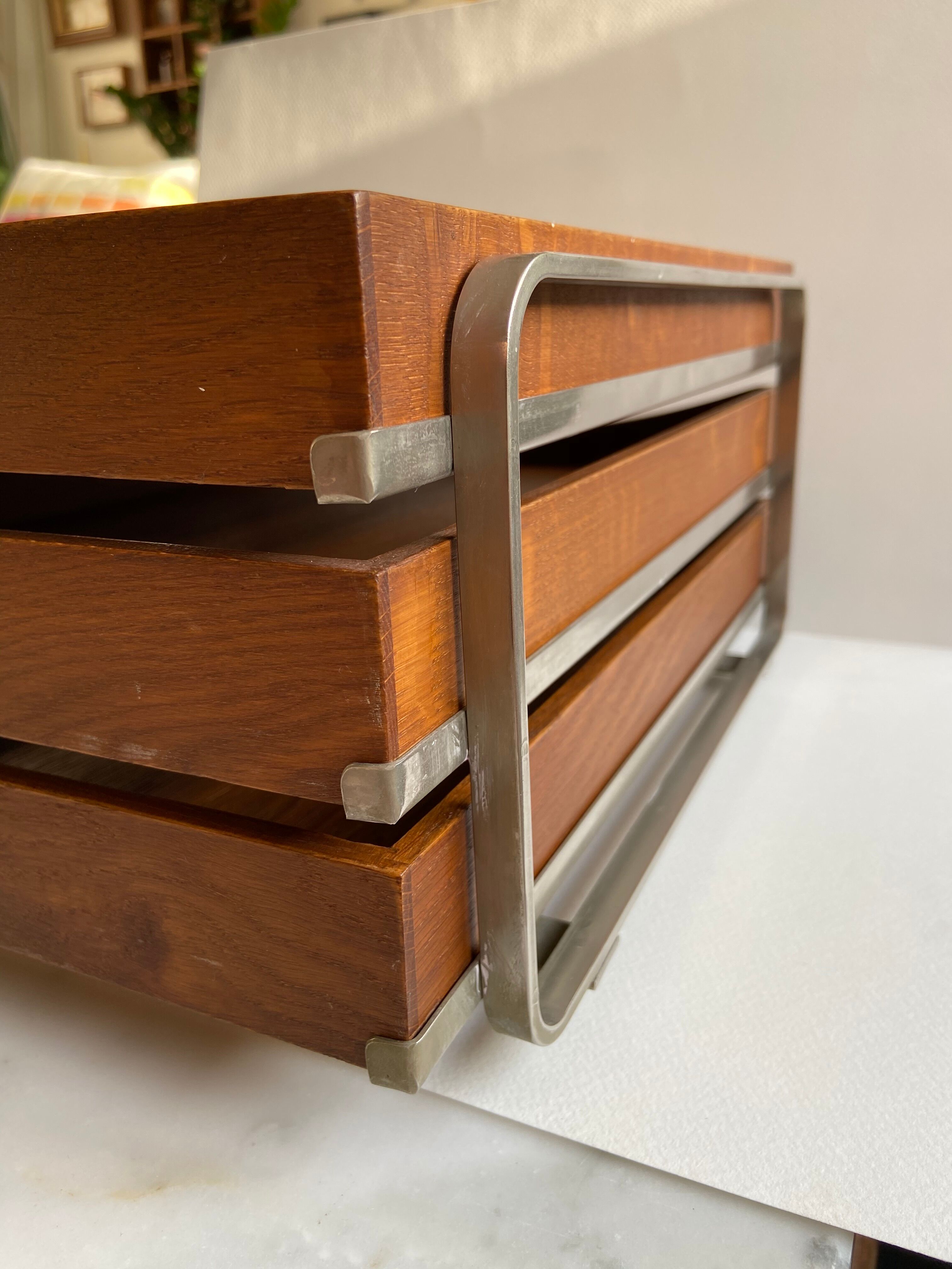 Scandinavian wooden range-mail