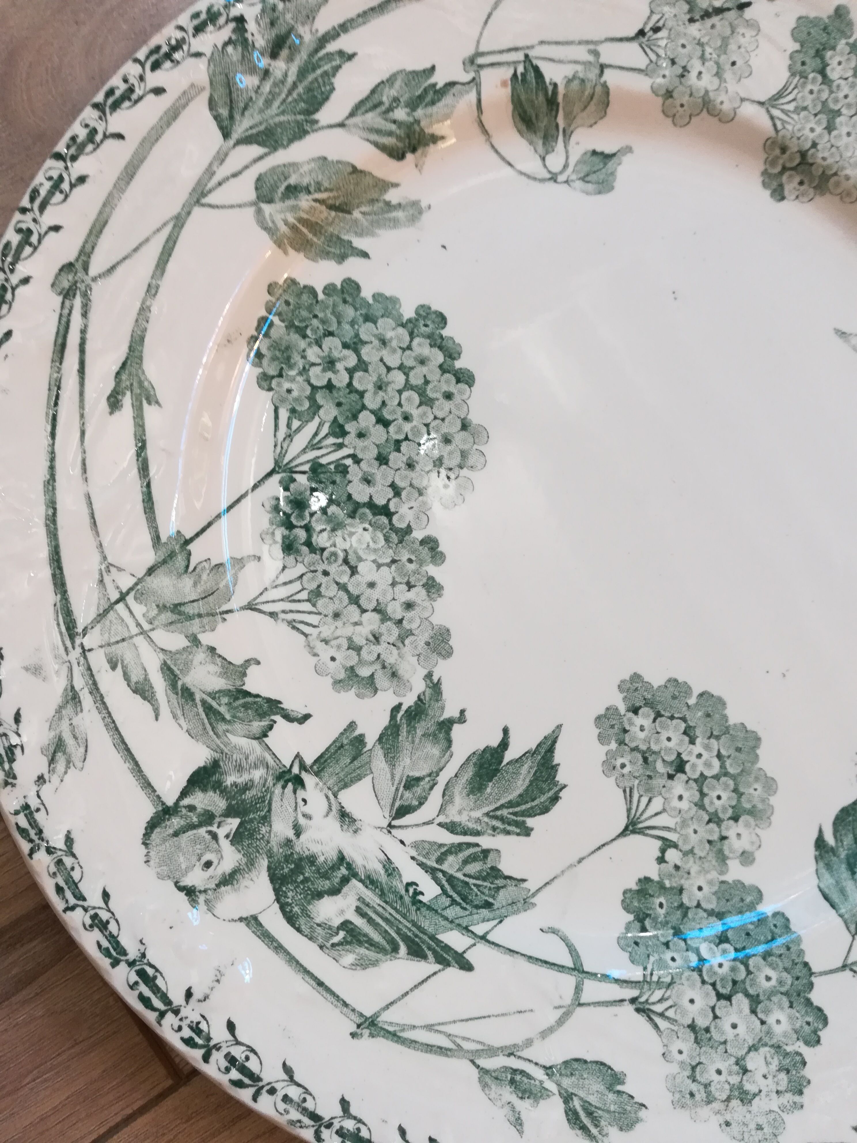 Series of 4 flat plates Terre de fer Creil et Montereau