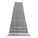 Hand-woven white and gray margoum rug