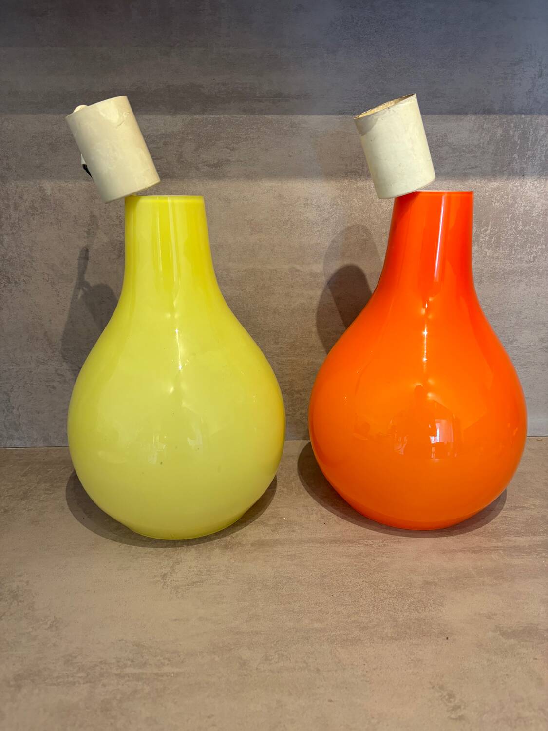 Suspensions x 2 - vintage in opaline - 70s