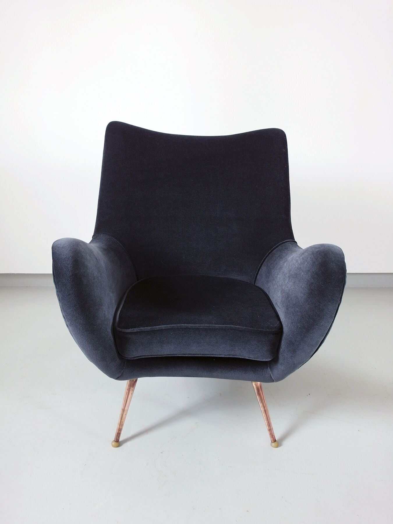Sculptural armchair of Melchiorre Bega of 1955