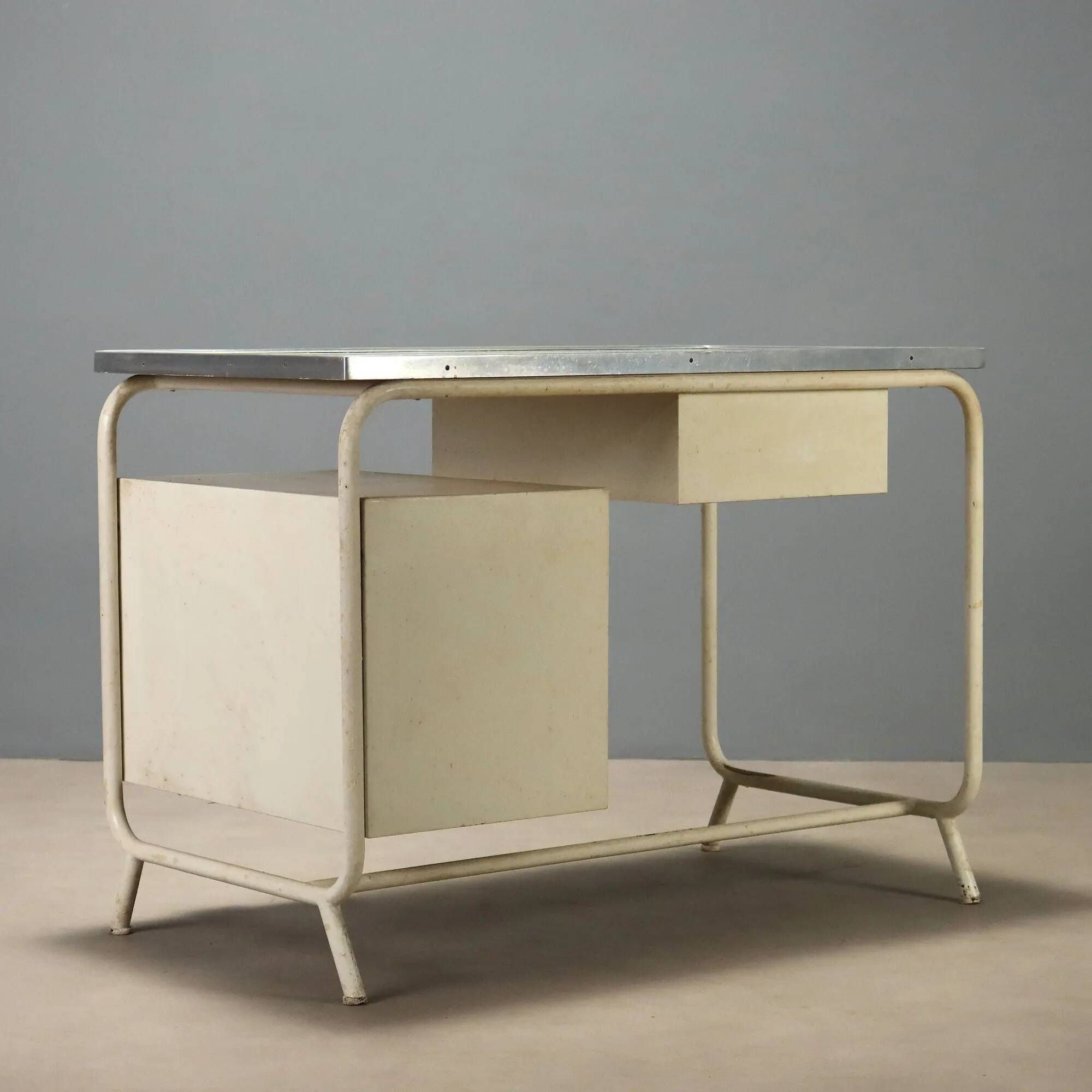 Vintage writing desk in enamelled and laminated metal, design, Italy, 1960s