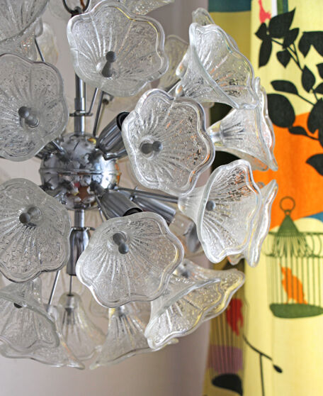 Sputnik flower suspension