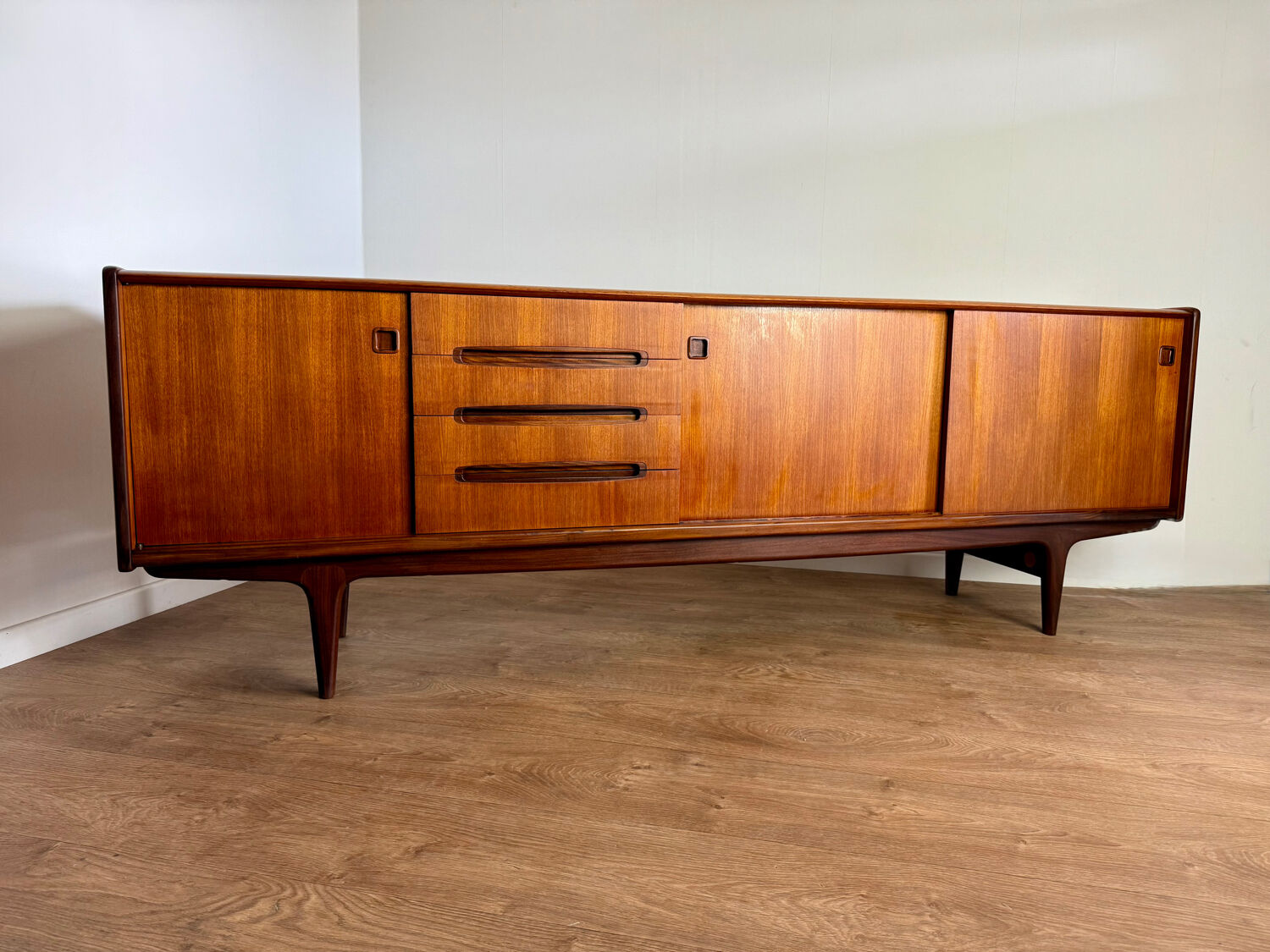 Simat french sideboard