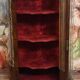 Vitrine galbée style Louis XV en marquéterie de bois précieux et bronzes do