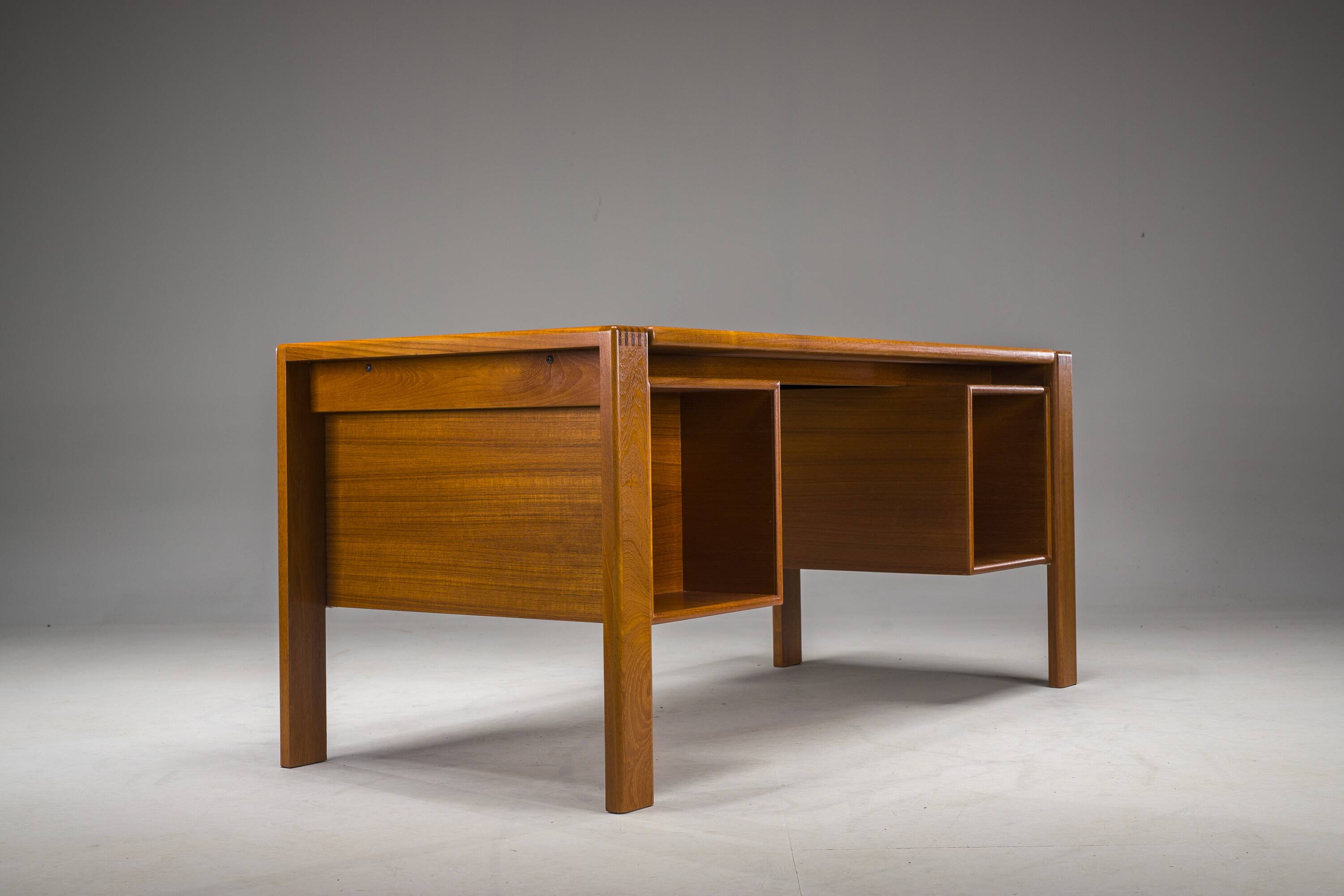 Mid-Century Teak Freestanding Desk from GV Møbler, 1960s