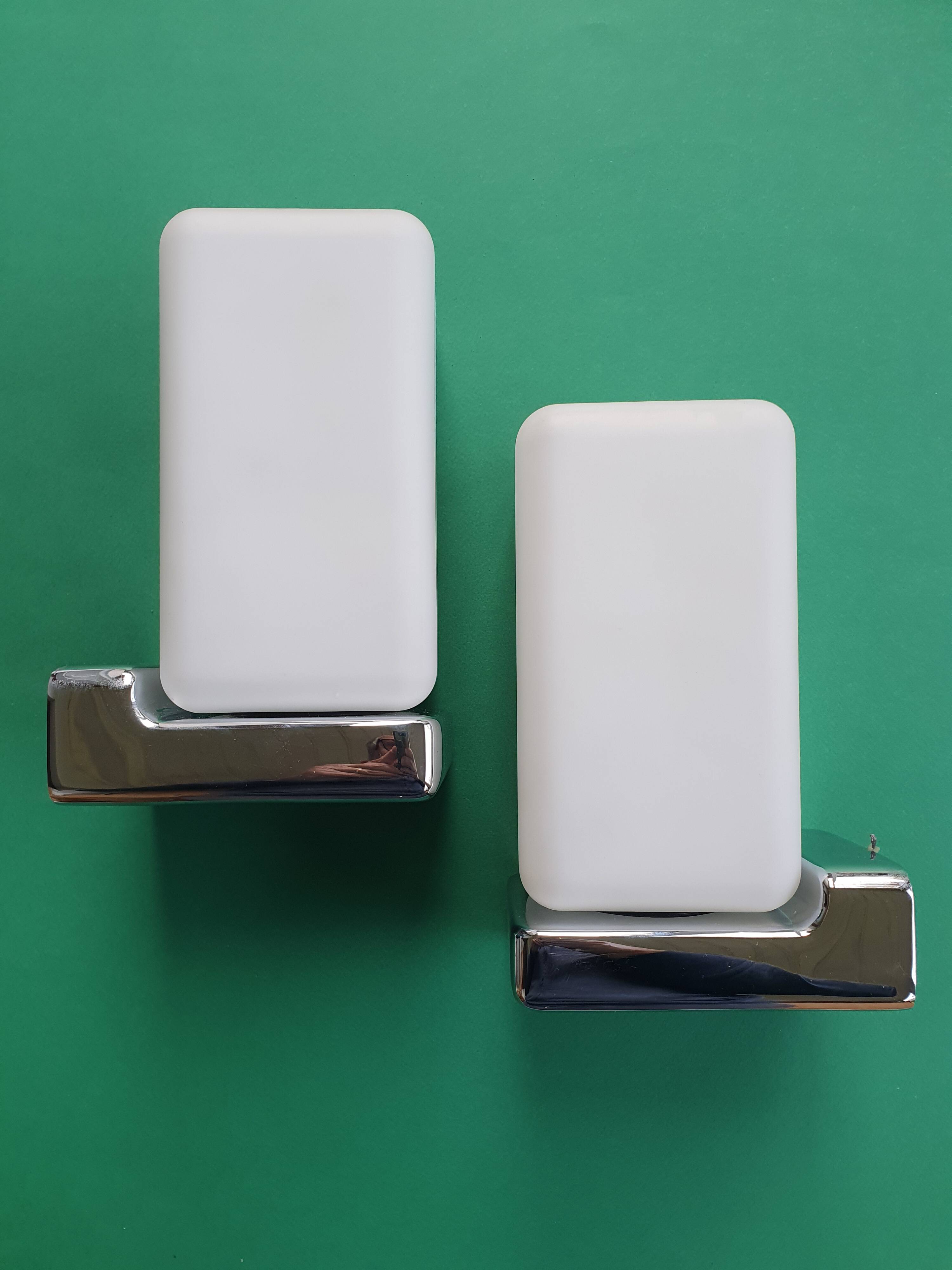 Pair of vintage bathroom design wall lights